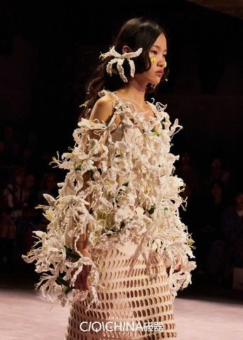 A cover of "maglieria" cluster. The owner is strasbery. The cluster consists of 8 elements.