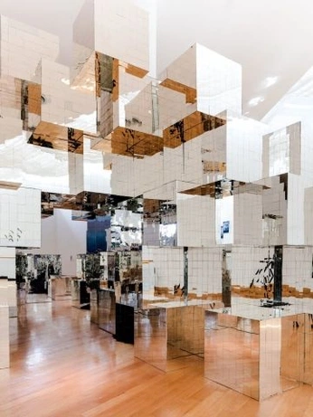 A cover of "Reflection" cluster. The owner is malambert. The cluster consists of 34 elements.