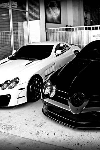 A cover of "Black&white" cluster. The owner is midnightwitch. The cluster consists of 15 elements.