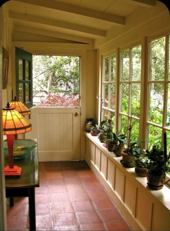 A cover of "Sunroom" cluster. The owner is tarhyiah. The cluster consists of 2 elements.