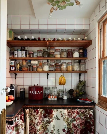 A cover of "Maximalismo" cluster. The owner is dminervas20. The cluster consists of 49 elements.