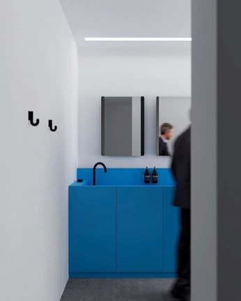 A cover of "random blue theory" cluster. The owner is arq.mguti. The cluster consists of 33 elements.