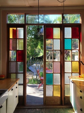 A cover of "Stained Glass" cluster. The owner is lilibyrne. The cluster consists of 10 elements.