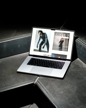 A cover of "STUDIOSS.CO" cluster. The owner is andydubois. The cluster consists of 7 elements.