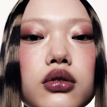 A cover of "Makeup looks" cluster. The owner is daisym. The cluster consists of 10 elements.