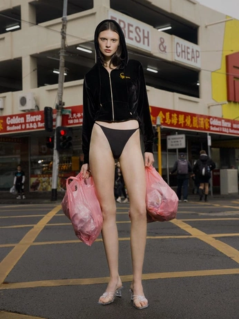 A cover of "KESHA." cluster. The owner is oking. The cluster consists of 95 elements.