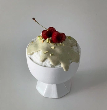 A cover of "R" cluster. The owner is ellellellelle. The cluster consists of 16 elements.