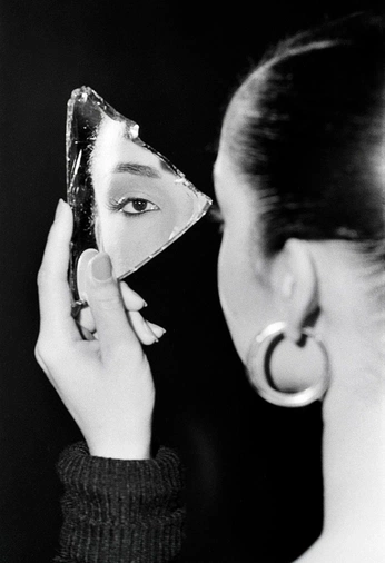 A cover of "eivissa" cluster. The owner is jellyfishmartini. The cluster consists of 3 elements.