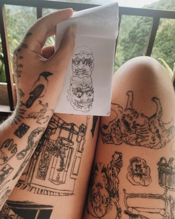 A cover of "Tats" cluster. The owner is veroberro. The cluster consists of 4 elements.