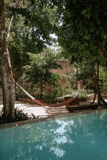 A cover of "Bacalar hostel" cluster. The owner is fbyfstudio. The cluster consists of 74 elements.