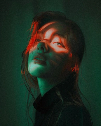 A cover of "Duo tone portraits" cluster. The owner is av80723. The cluster consists of 16 elements.