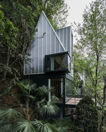 A cover of "forest house" cluster. The owner is kels.koho. The cluster consists of 18 elements.