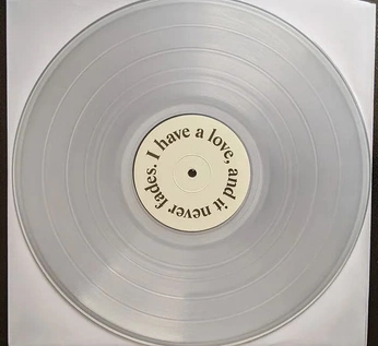 A cover of "Vinyls (Round)" cluster. The owner is burraphoto. The cluster consists of 190 elements.