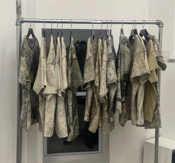 A cover of "clothes" cluster. The owner is szarampion. The cluster consists of 43 elements.