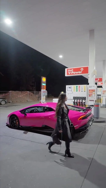 A cover of "reels" cluster. The owner is sq1auto. The cluster consists of 3 elements.