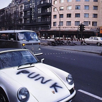 A cover of "90's london grunge" cluster. The owner is daisym. The cluster consists of 15 elements.