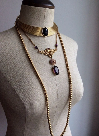 A cover of "kompsi necklace" cluster. The owner is carleecliff. The cluster consists of 19 elements.