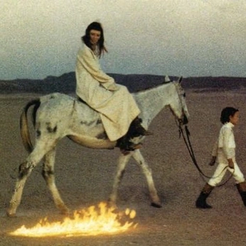 A cover of "buckle" cluster. The owner is sararobbins. The cluster consists of 3 elements.