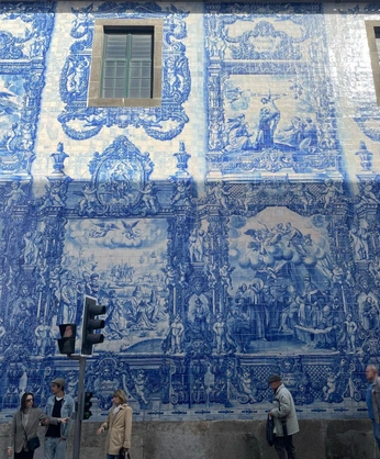 A cover of "city travels" cluster. The owner is angelinaa. The cluster description is "ig: angelinaagreen ". The cluster consists of 9 elements.