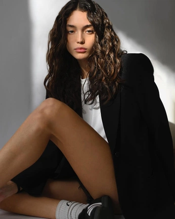 A cover of "Photoshoot" cluster. The owner is yuliiii. The cluster consists of 23 elements.