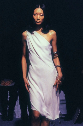 A cover of "AM-MAN" cluster. The owner is heoffthatleen. The cluster consists of 3 elements.