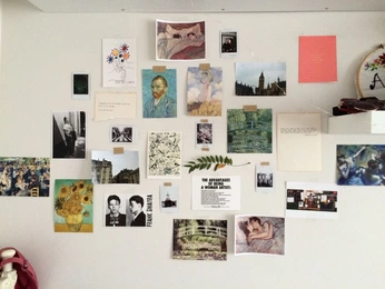 A cover of "on the wall" cluster. The owner is thelingkon. The cluster consists of 4 elements.