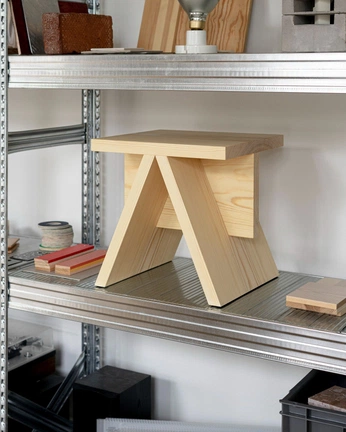 A cover of "IDP PRJ1" cluster. The owner is kooka. The cluster description is "Plywood Stool". The cluster consists of 13 elements.