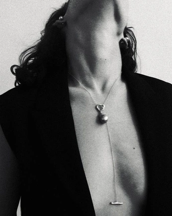 A cover of "neck" cluster. The owner is omni72. The cluster consists of 213 elements.