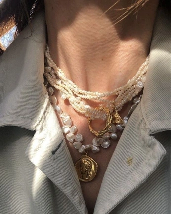 A cover of "jewellery" cluster. The owner is myazulaera. The cluster consists of 3 elements.