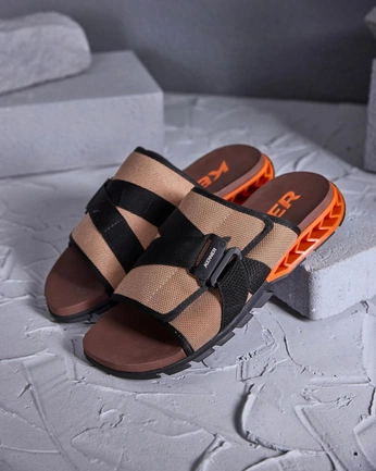 A cover of "Sandals" cluster. The owner is cartam. The cluster consists of 5 elements.