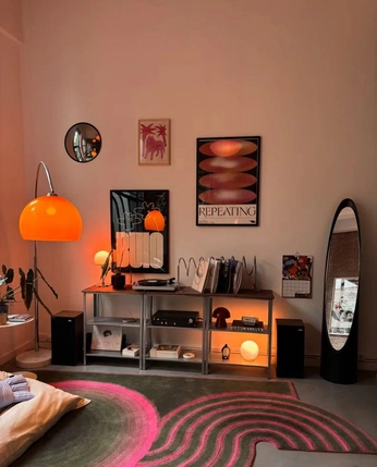 A cover of "home" cluster. The owner is flogibson. The cluster consists of 44 elements.