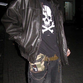 A cover of "Fit inspo" cluster. The owner is adumbdemon. The cluster consists of 36 elements.