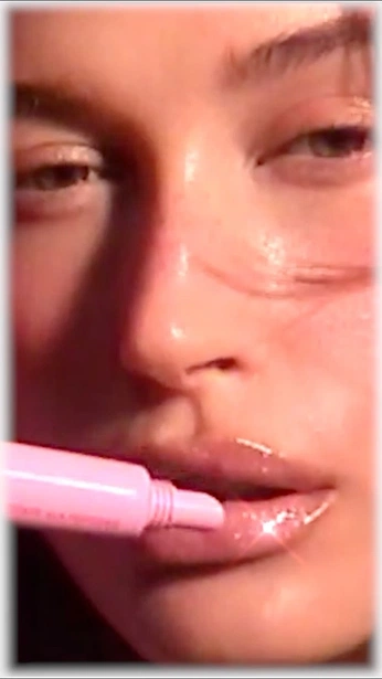 A cover of "beauty" cluster. The owner is marielombardo. The cluster consists of 27 elements.