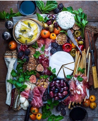 A cover of "food" cluster. The owner is ghoulnextdoor. The cluster consists of 20 elements.