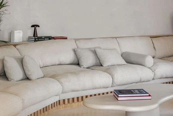 A cover of "Living" cluster. The owner is primeprojects. The cluster description is "A well designed home means every room is used everyday". The cluster consists of 135 elements.