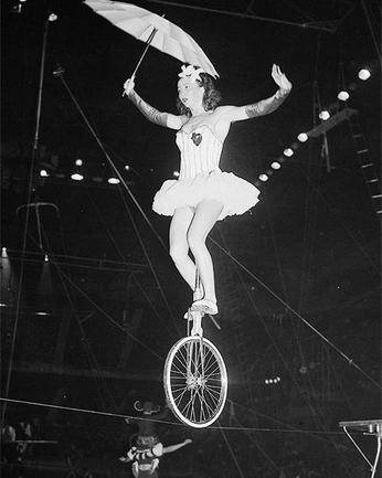 A cover of "headshots" cluster. The owner is rachela. The cluster consists of 7 elements.