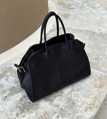 A cover of "26apt" cluster. The owner is mariannecaron. The cluster consists of 119 elements.