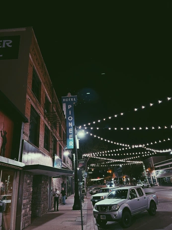 A cover of "24hr in Austin" cluster. The owner is dominickv. The cluster consists of 14 elements.