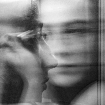 A cover of "La lumière absente" cluster. The owner is athena98. The cluster consists of 66 elements.