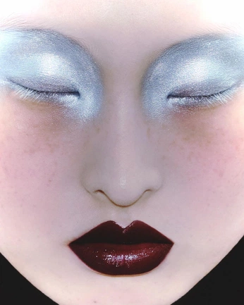 A cover of "Makeup" cluster. The owner is cusido127. The cluster consists of 20 elements.