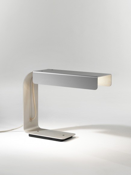 An image uploaded by felipelima on Oct 26, 2023. May present: table, home appliance, rectangle, lamp, demisch danant.