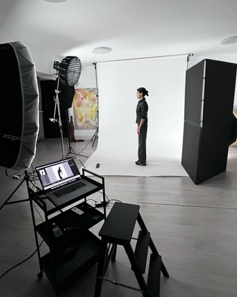 A cover of "Foto Studio" cluster. The owner is bilderbote. The cluster consists of 1 element.