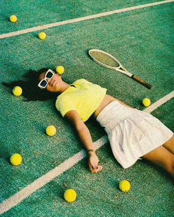 A cover of "tennis court" cluster. The owner is itsreallyell. The cluster consists of 27 elements.