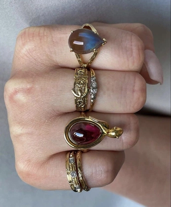 A cover of "Jewllery" cluster. The owner is maharani. The cluster consists of 13 elements.