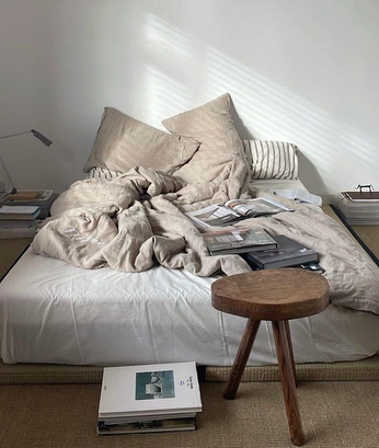 A cover of "Simple" cluster. The owner is curatedl.life. The cluster consists of 22 elements.