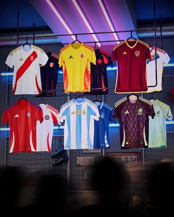 A cover of "Team Kits" cluster. The owner is felipemorish. The cluster consists of 108 elements.