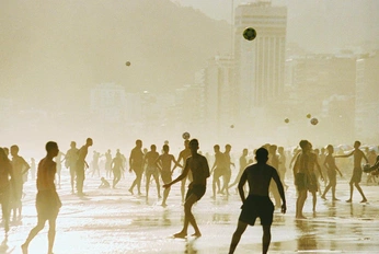 A cover of "🎞️" cluster. The owner is tainapereira. The cluster consists of 11 elements.