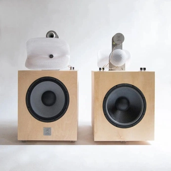 A cover of "Hifi" cluster. The owner is lalo.rex. The cluster consists of 21 elements.