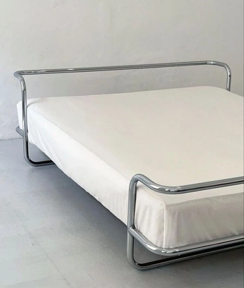 A cover of "Zimmer pisi" cluster. The owner is piarodri. The cluster consists of 1 element.