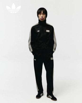 A cover of "FASHIONSHIT" cluster. The owner is ksoba. The cluster consists of 1 element.